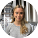 Nelly-Vallen_profilbild-qvcw9qj6rzy2x8r8s8fujzu39rsw5gskka7pub878g